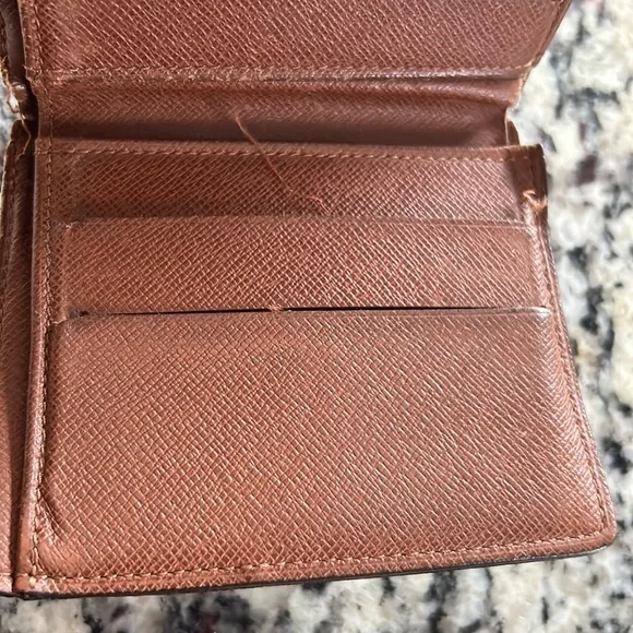 Louis Vuitton Dual Snap Wallet - Picture 9 of 13